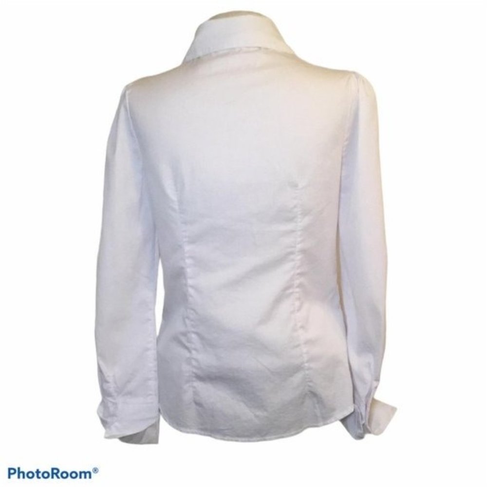 White Button Gathered Front Wing Tip Collar - Picture 2 of 13